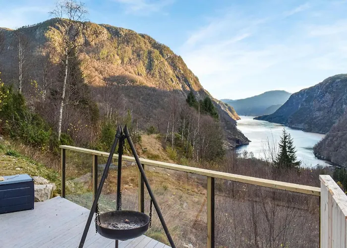 4 Bedroom Gorgeous In Ferienhaus *