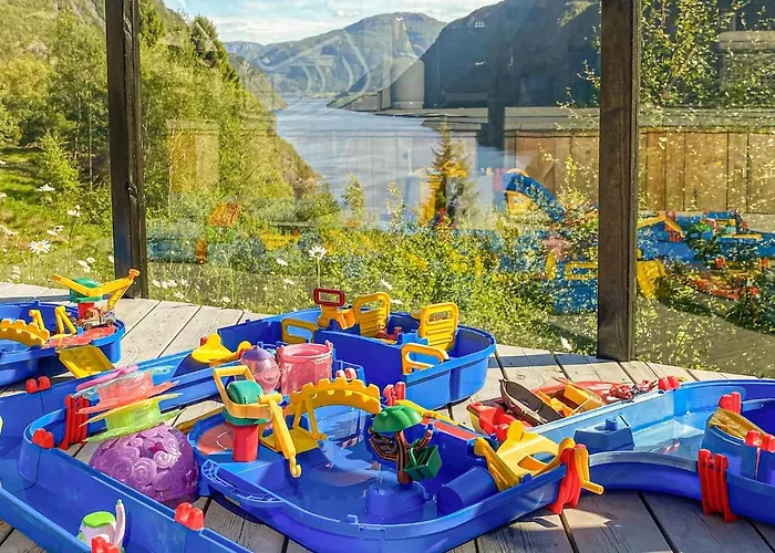 4 Bedroom Gorgeous In Holiday home